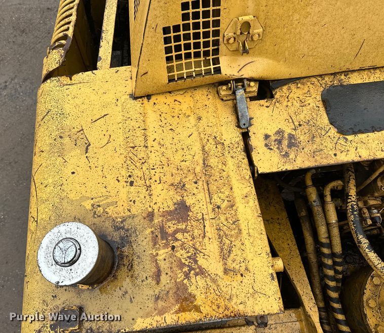 image for item DQ0804 John Deere 590D excavator