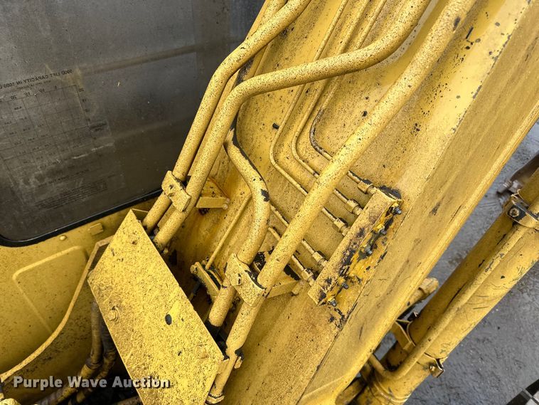 image for item DQ0804 John Deere 590D excavator