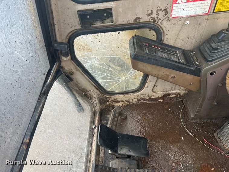 image for item DQ0804 John Deere 590D excavator