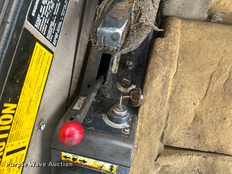 image for item DQ0804 John Deere 590D excavator