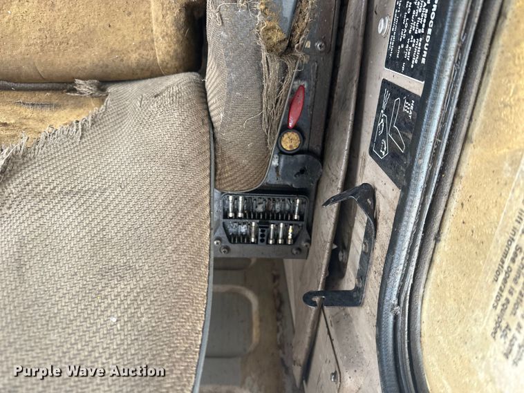 image for item DQ0804 John Deere 590D excavator