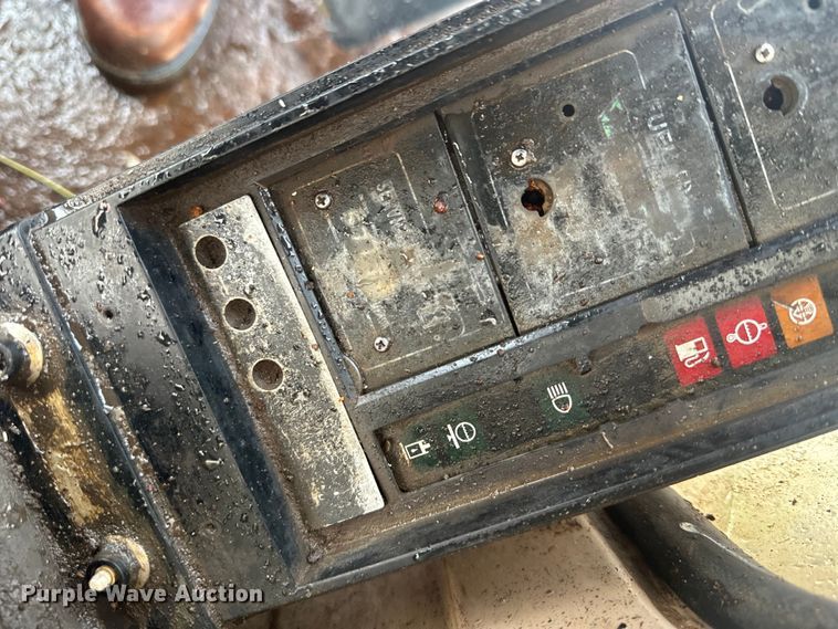 image for item DQ0804 John Deere 590D excavator