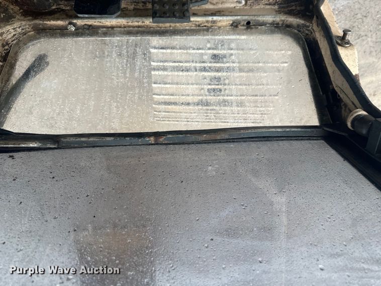 image for item DQ0804 John Deere 590D excavator