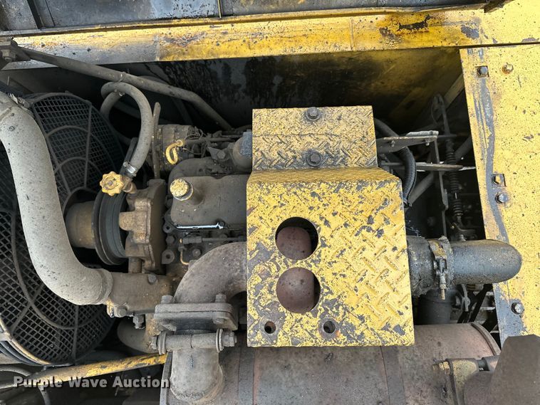 image for item DQ0804 John Deere 590D excavator