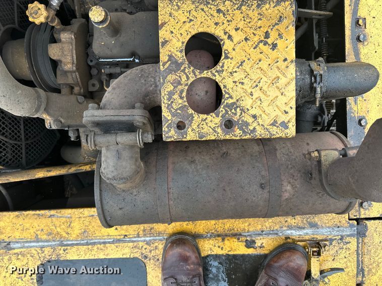 image for item DQ0804 John Deere 590D excavator