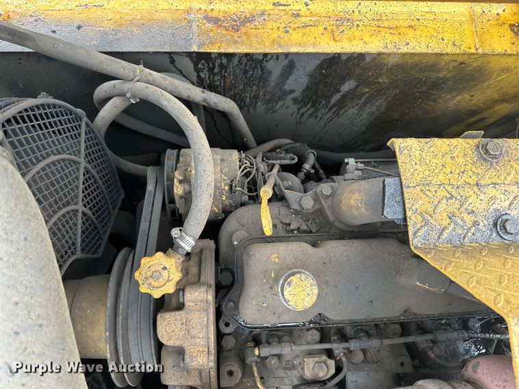 image for item DQ0804 John Deere 590D excavator