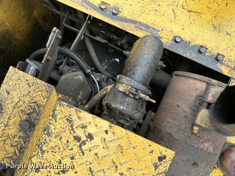 image for item DQ0804 John Deere 590D excavator