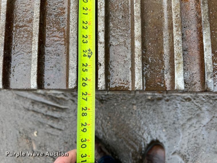 image for item DQ0804 John Deere 590D excavator