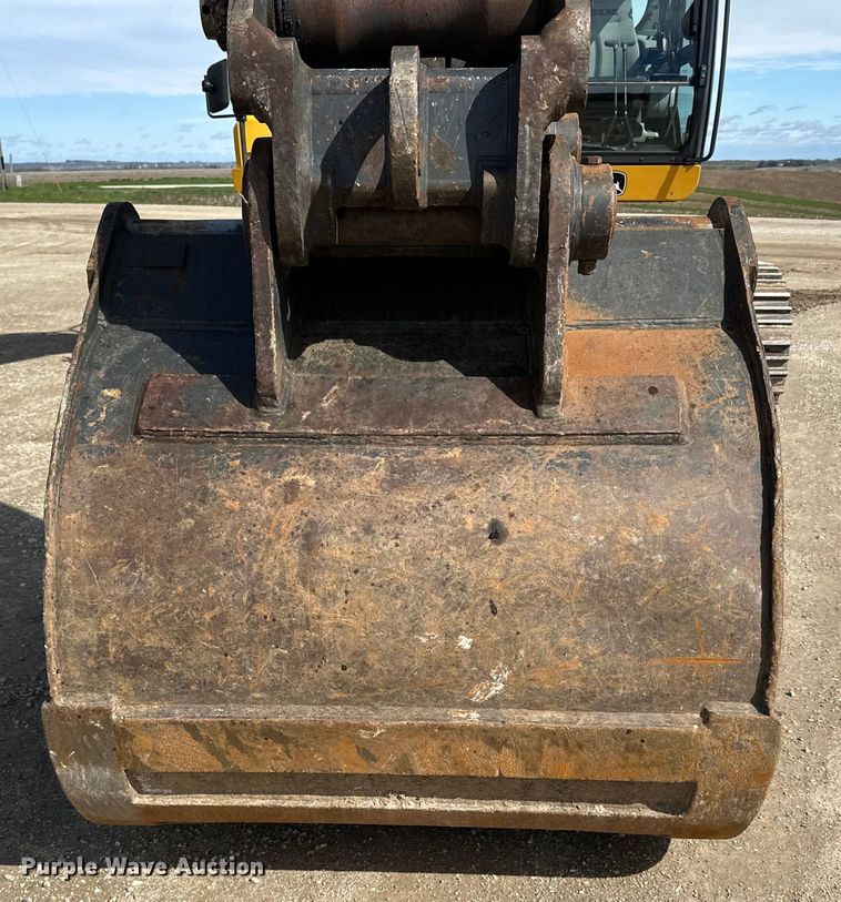 image for item DQ0814 2019 John Deere 350G LC excavator