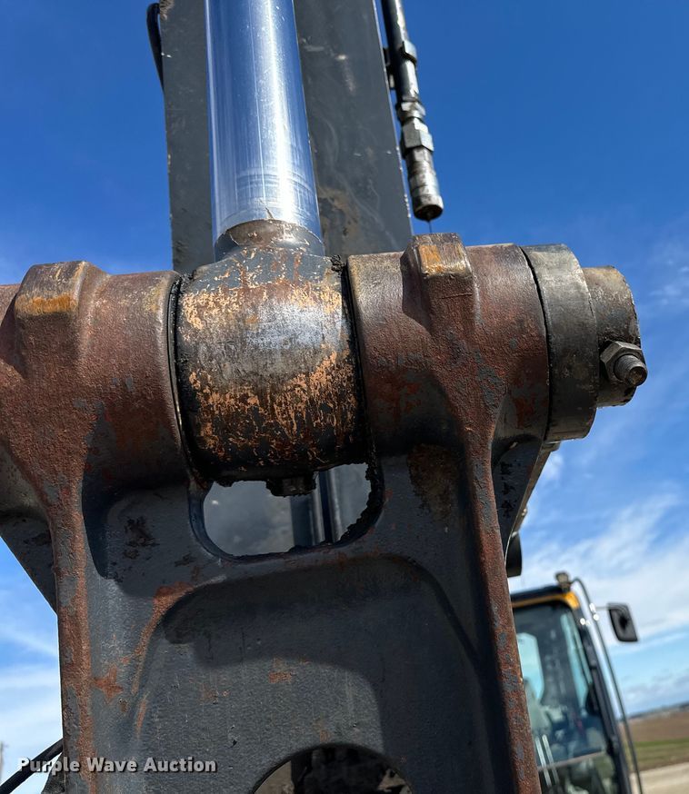 image for item DQ0814 2019 John Deere 350G LC excavator