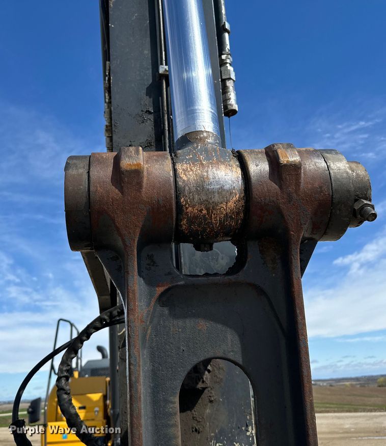 image for item DQ0814 2019 John Deere 350G LC excavator