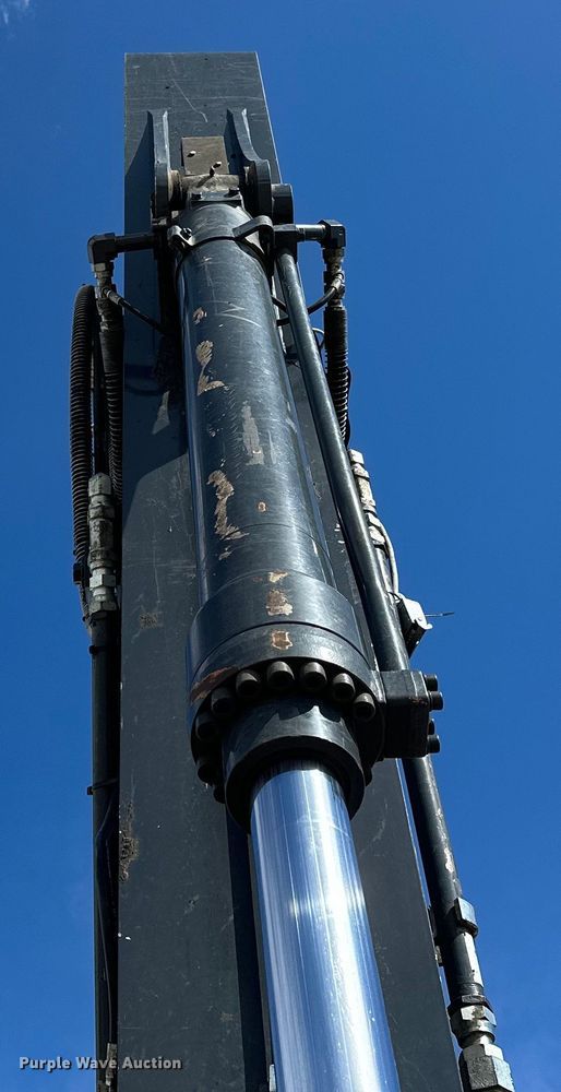 image for item DQ0814 2019 John Deere 350G LC excavator