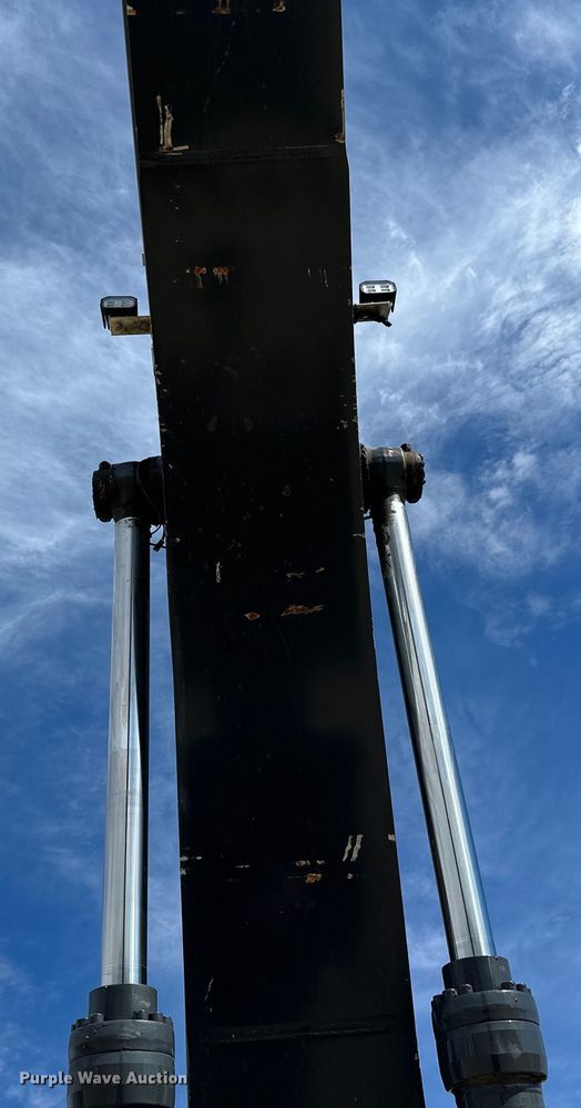 image for item DQ0814 2019 John Deere 350G LC excavator