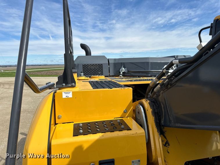 image for item DQ0814 2019 John Deere 350G LC excavator