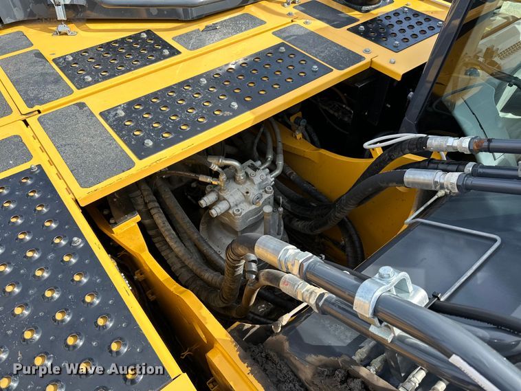 image for item DQ0814 2019 John Deere 350G LC excavator