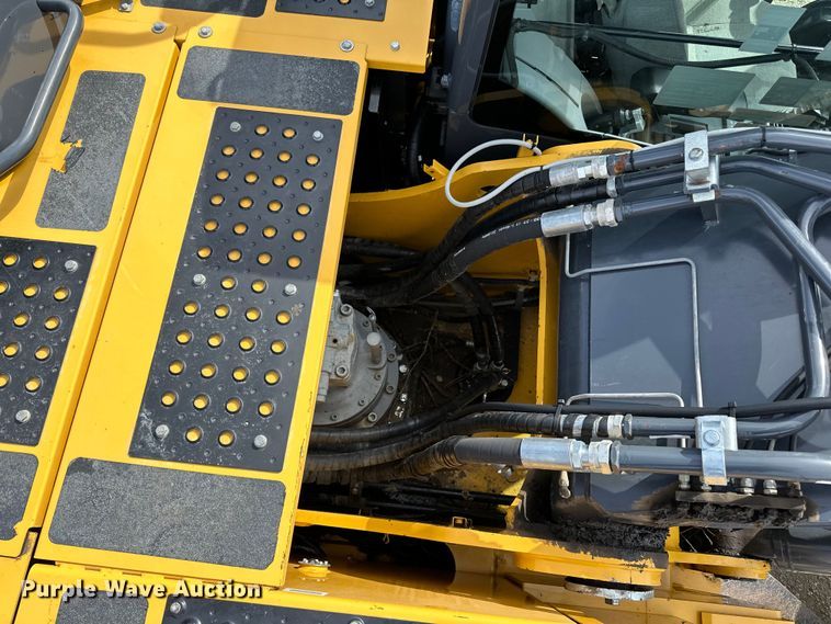 image for item DQ0814 2019 John Deere 350G LC excavator