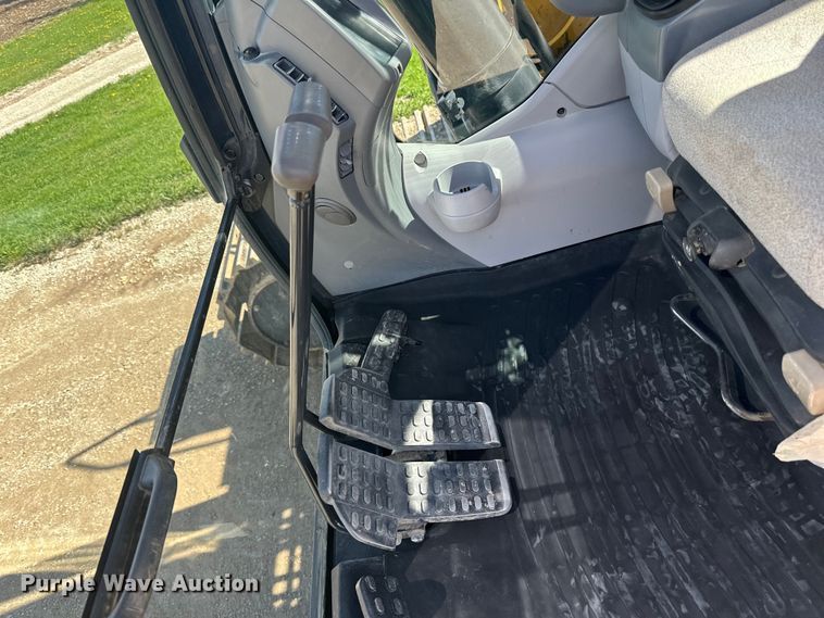 image for item DQ0814 2019 John Deere 350G LC excavator