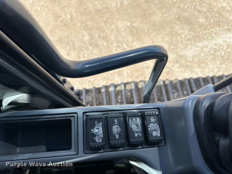 image for item DQ0814 2019 John Deere 350G LC excavator