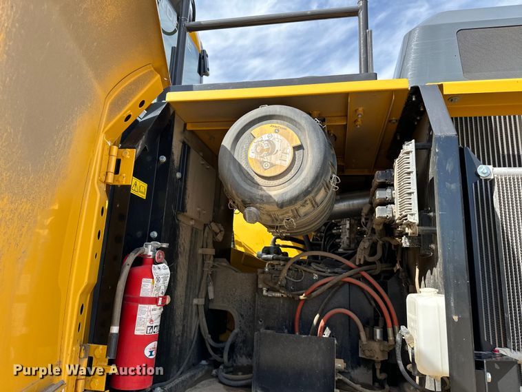 image for item DQ0814 2019 John Deere 350G LC excavator