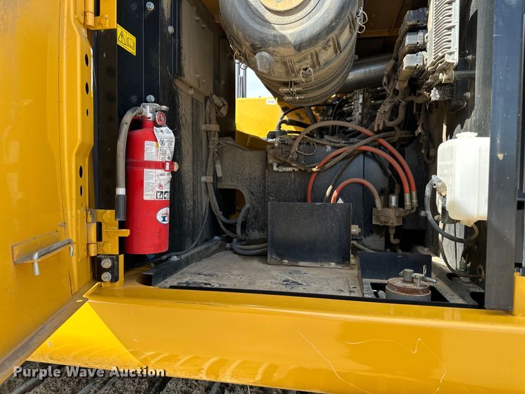 image for item DQ0814 2019 John Deere 350G LC excavator