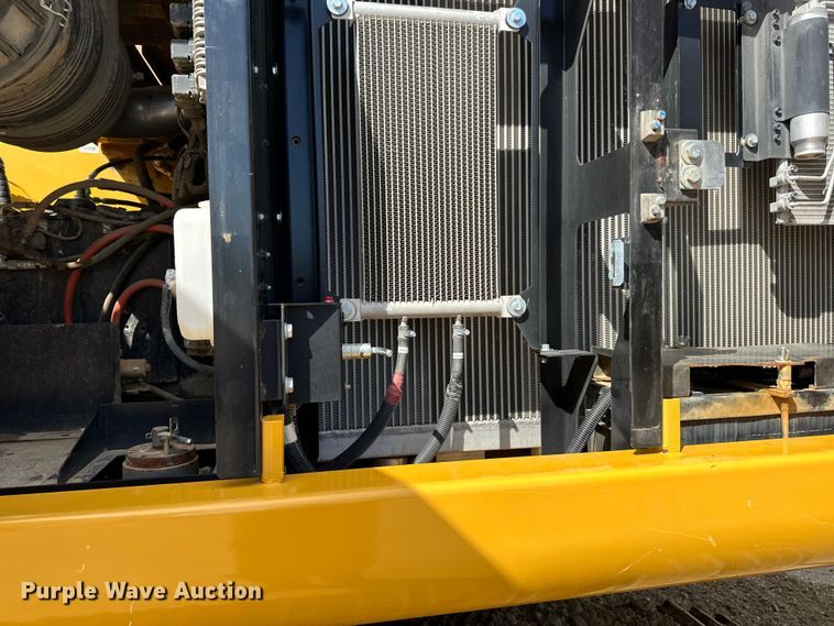 image for item DQ0814 2019 John Deere 350G LC excavator