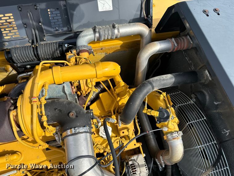 image for item DQ0814 2019 John Deere 350G LC excavator