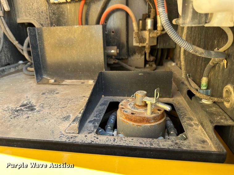 image for item DQ0814 2019 John Deere 350G LC excavator