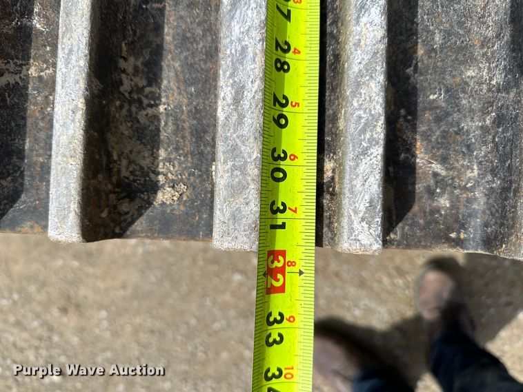 image for item DQ0814 2019 John Deere 350G LC excavator