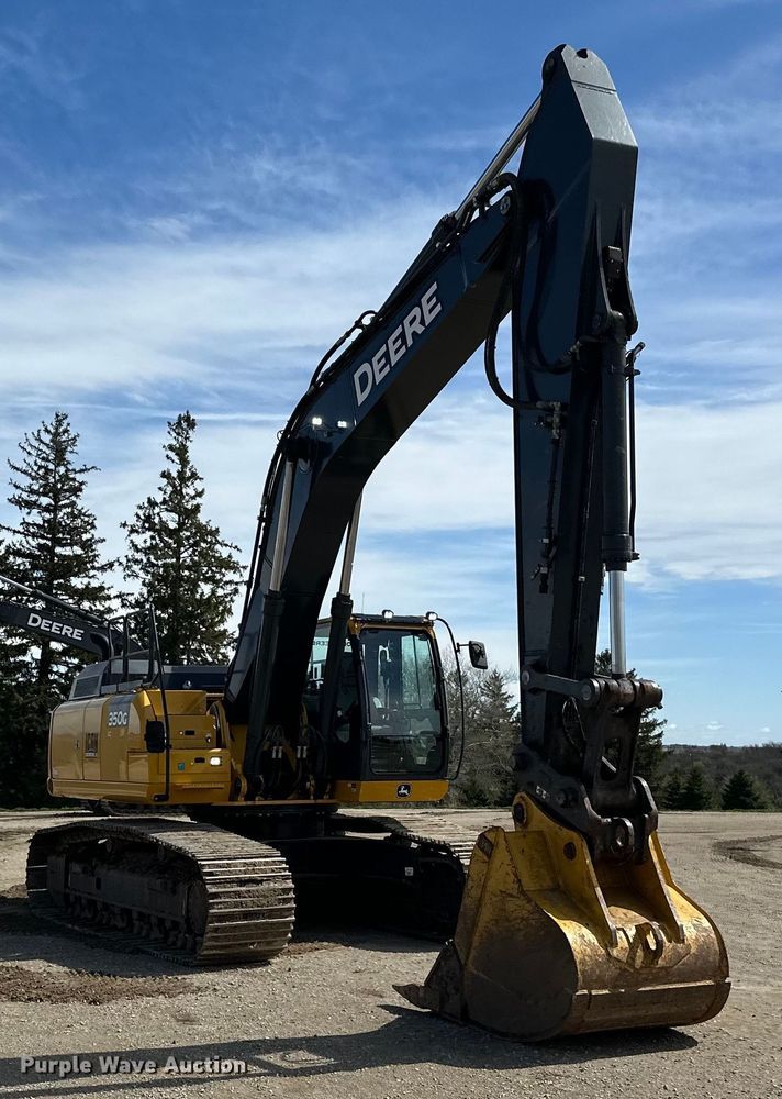 image for item DQ0815 2019 John Deere 350G LC excavator