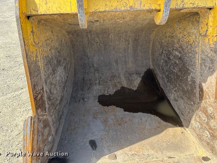 image for item DQ0815 2019 John Deere 350G LC excavator