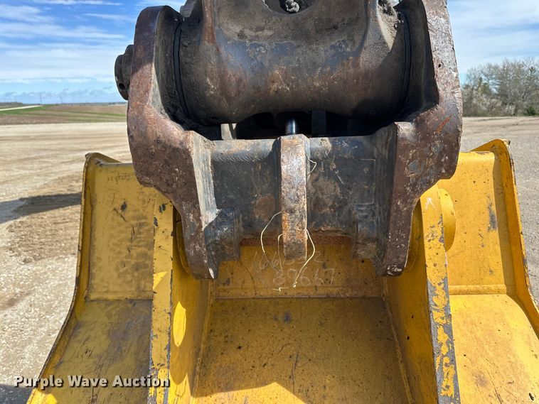 image for item DQ0815 2019 John Deere 350G LC excavator