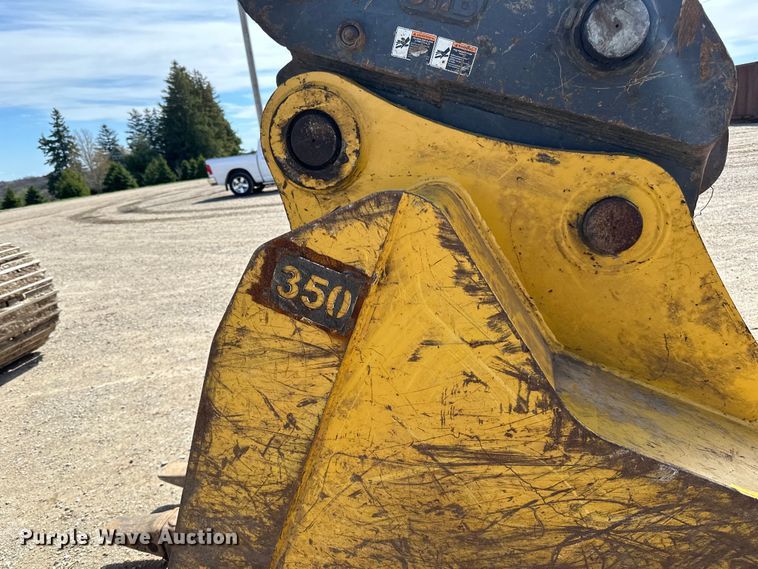 image for item DQ0815 2019 John Deere 350G LC excavator