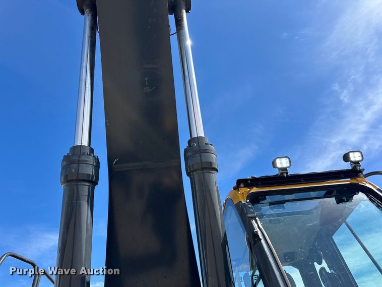 image for item DQ0815 2019 John Deere 350G LC excavator