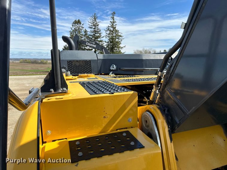 image for item DQ0815 2019 John Deere 350G LC excavator