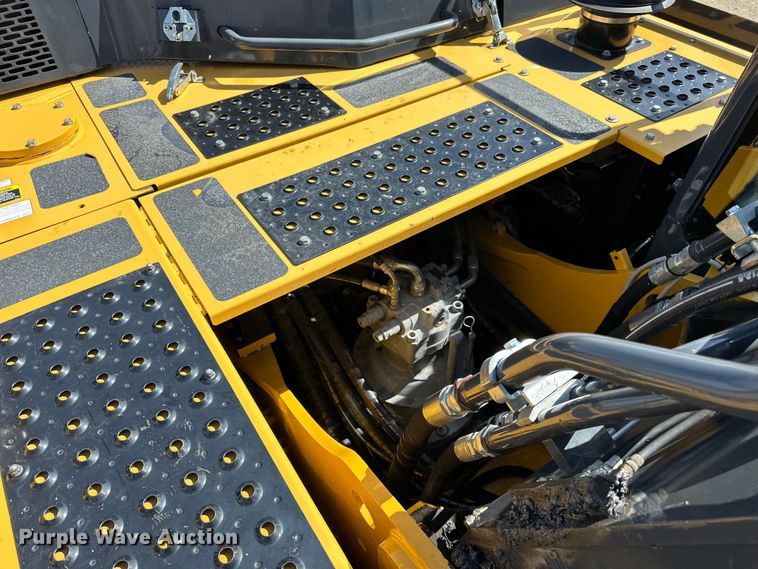 image for item DQ0815 2019 John Deere 350G LC excavator