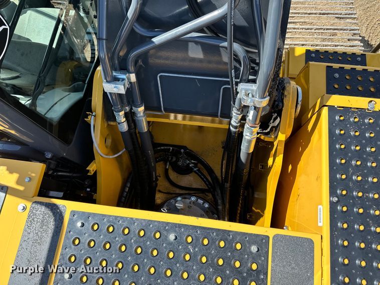 image for item DQ0815 2019 John Deere 350G LC excavator