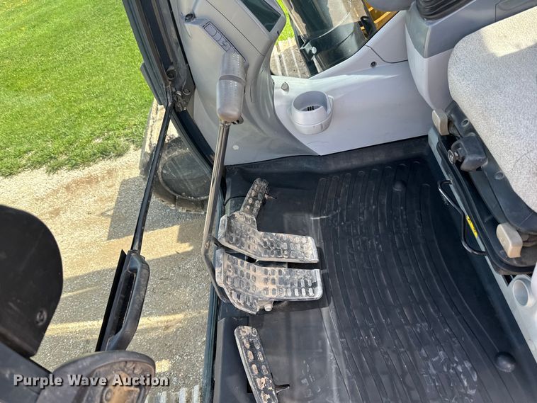 image for item DQ0815 2019 John Deere 350G LC excavator