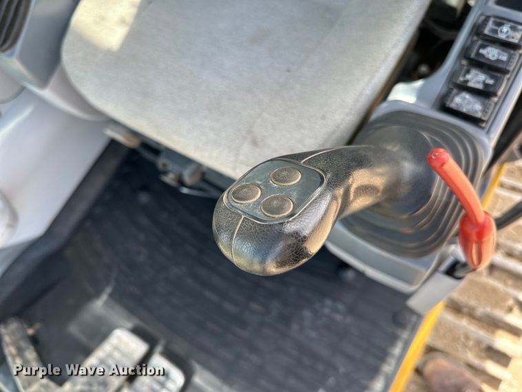 image for item DQ0815 2019 John Deere 350G LC excavator