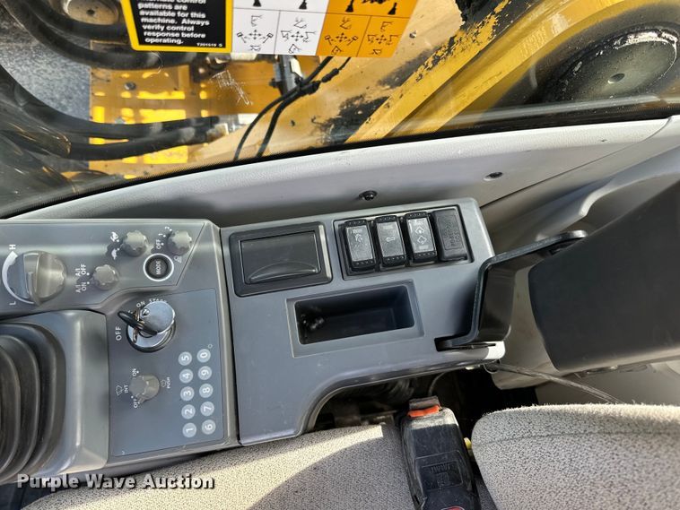 image for item DQ0815 2019 John Deere 350G LC excavator