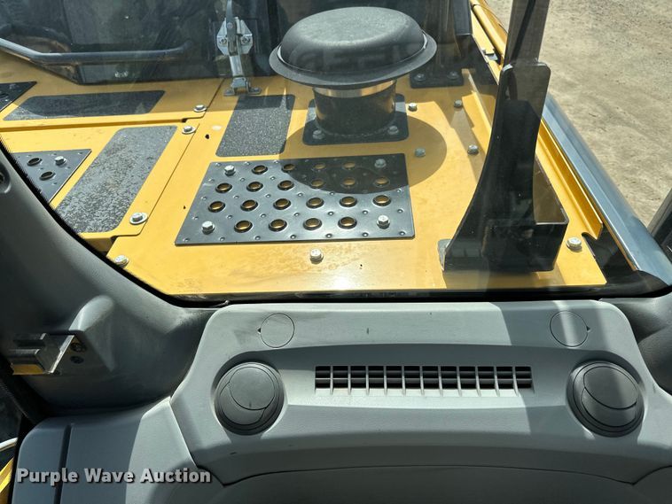 image for item DQ0815 2019 John Deere 350G LC excavator