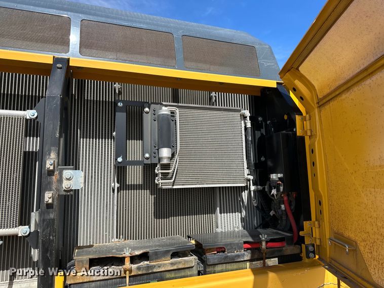 image for item DQ0815 2019 John Deere 350G LC excavator