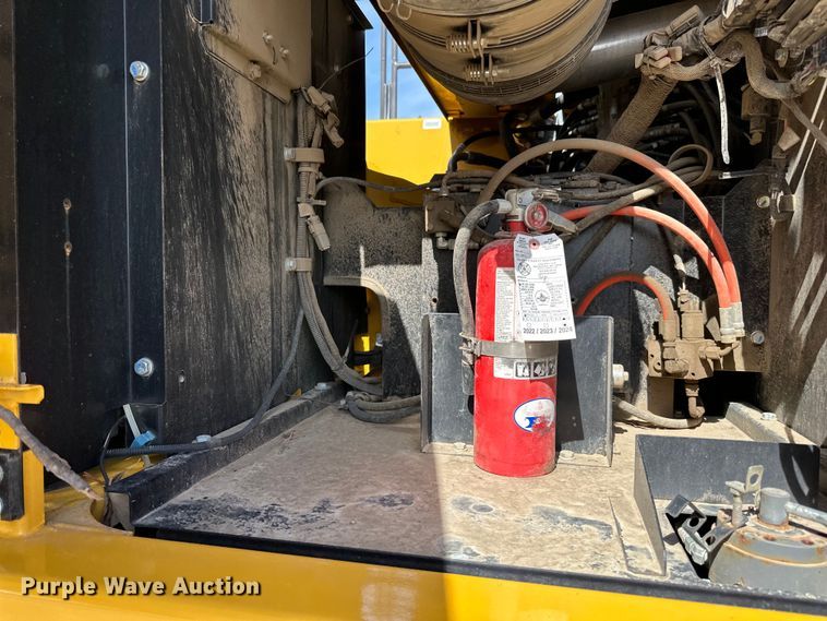 image for item DQ0815 2019 John Deere 350G LC excavator