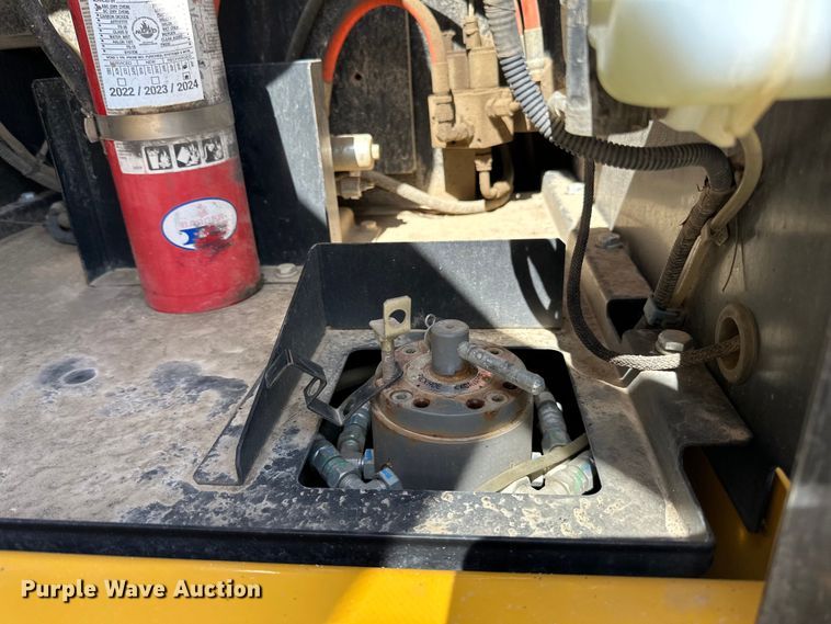 image for item DQ0815 2019 John Deere 350G LC excavator