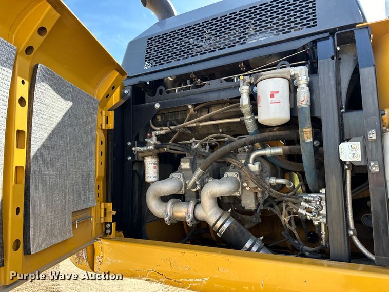 image for item DQ0815 2019 John Deere 350G LC excavator