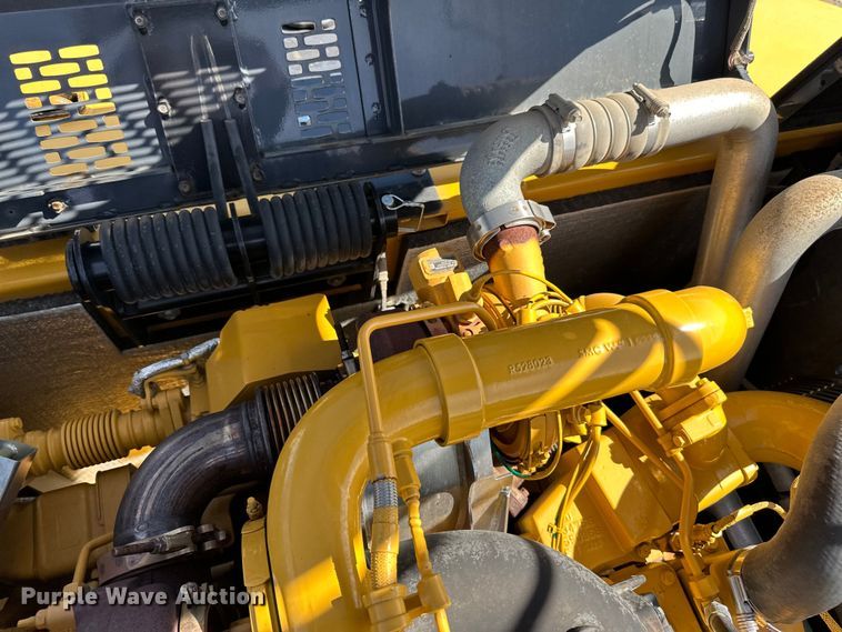 image for item DQ0815 2019 John Deere 350G LC excavator