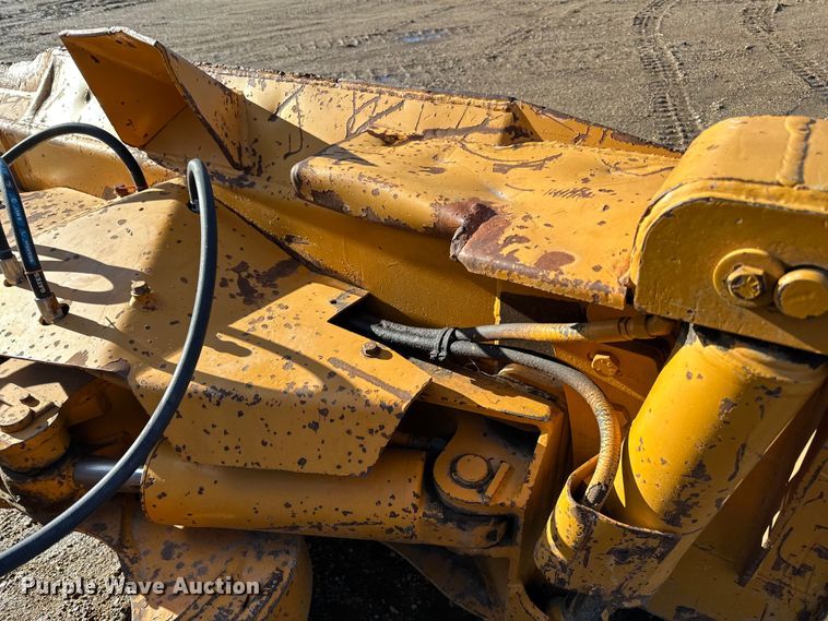 image for item DQ0819 1989 Case 850D dozer