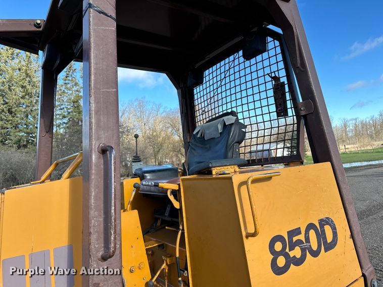 image for item DQ0819 1989 Case 850D dozer