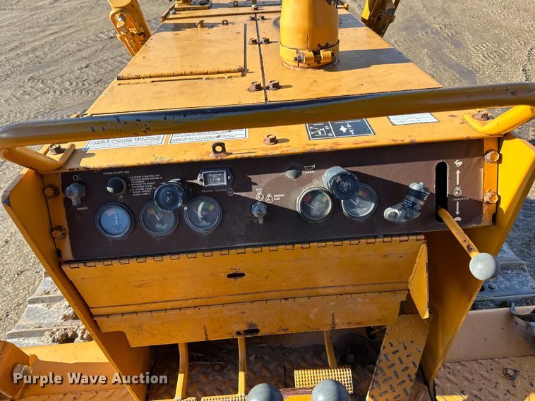 image for item DQ0819 1989 Case 850D dozer