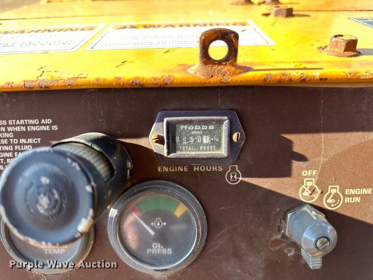 image for item DQ0819 1989 Case 850D dozer