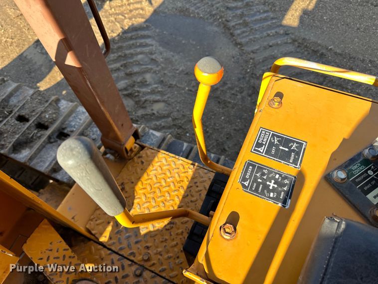 image for item DQ0819 1989 Case 850D dozer